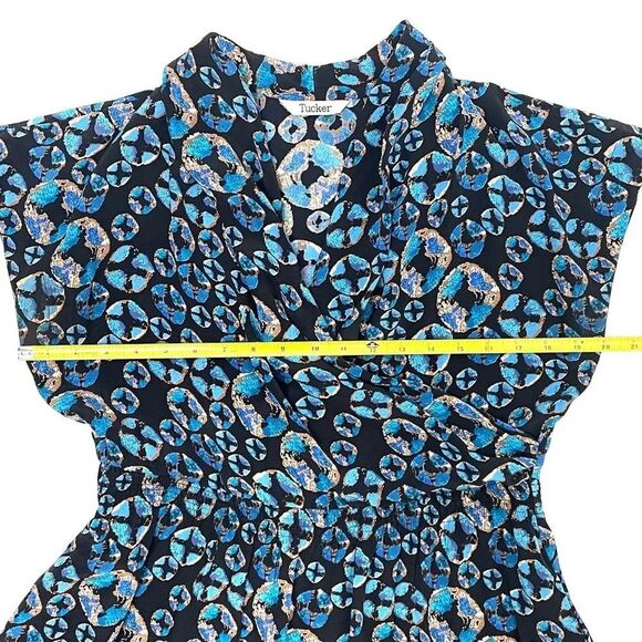 Tucker 100% Silk short sleeved dress, Women's size Large, blue black knee-length - Picture 9 of 12